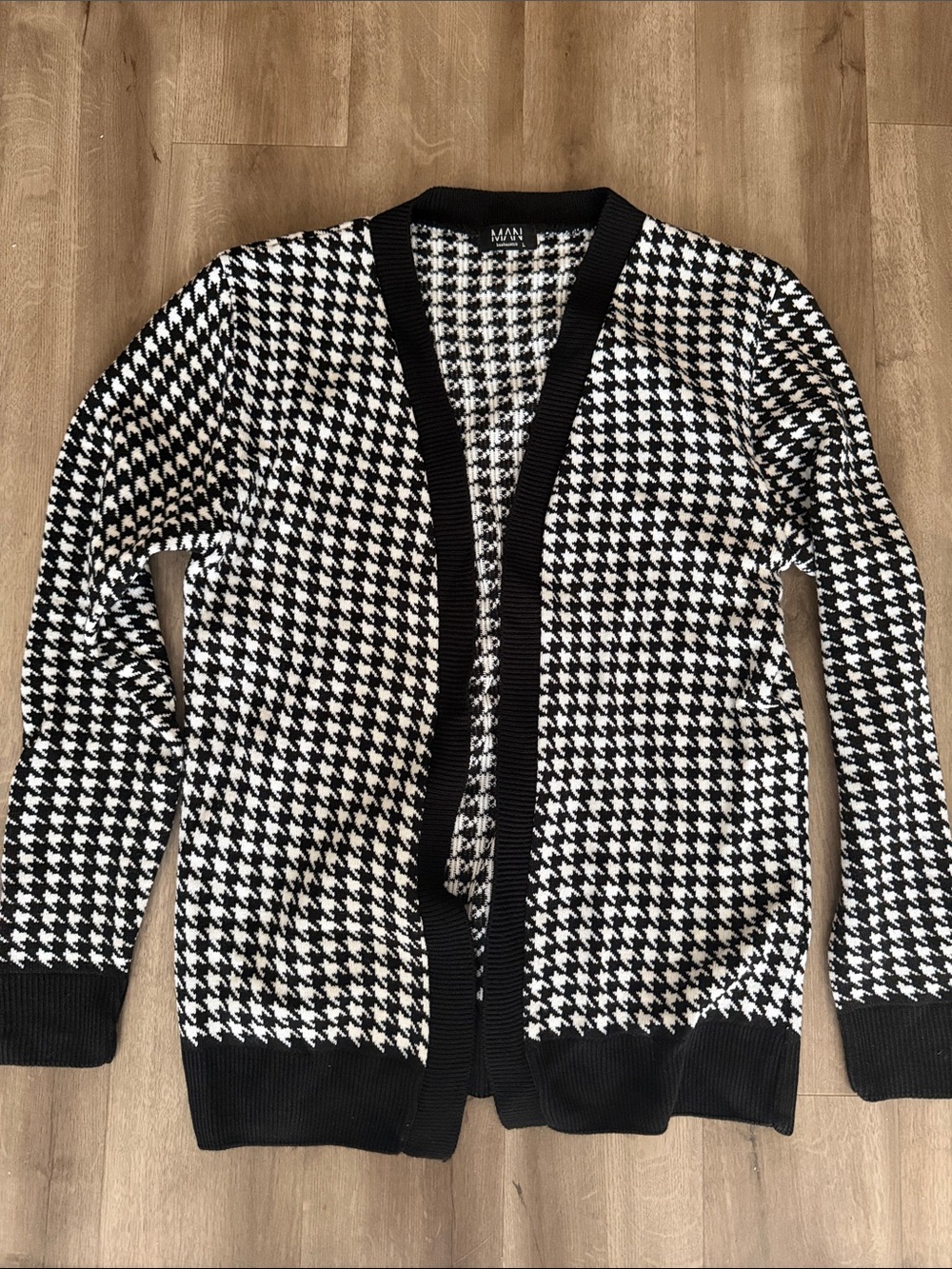 Boohoo Mens Black and White Houndstooth Cardigan